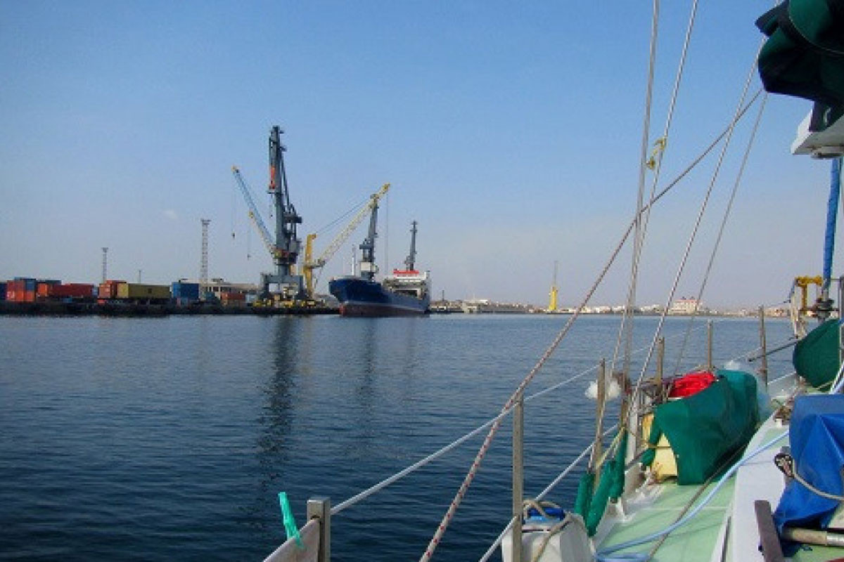 18 членов экипажа задержанных в Эритрее кораблей являются гражданами Азербайджана, по вопросу подана нота