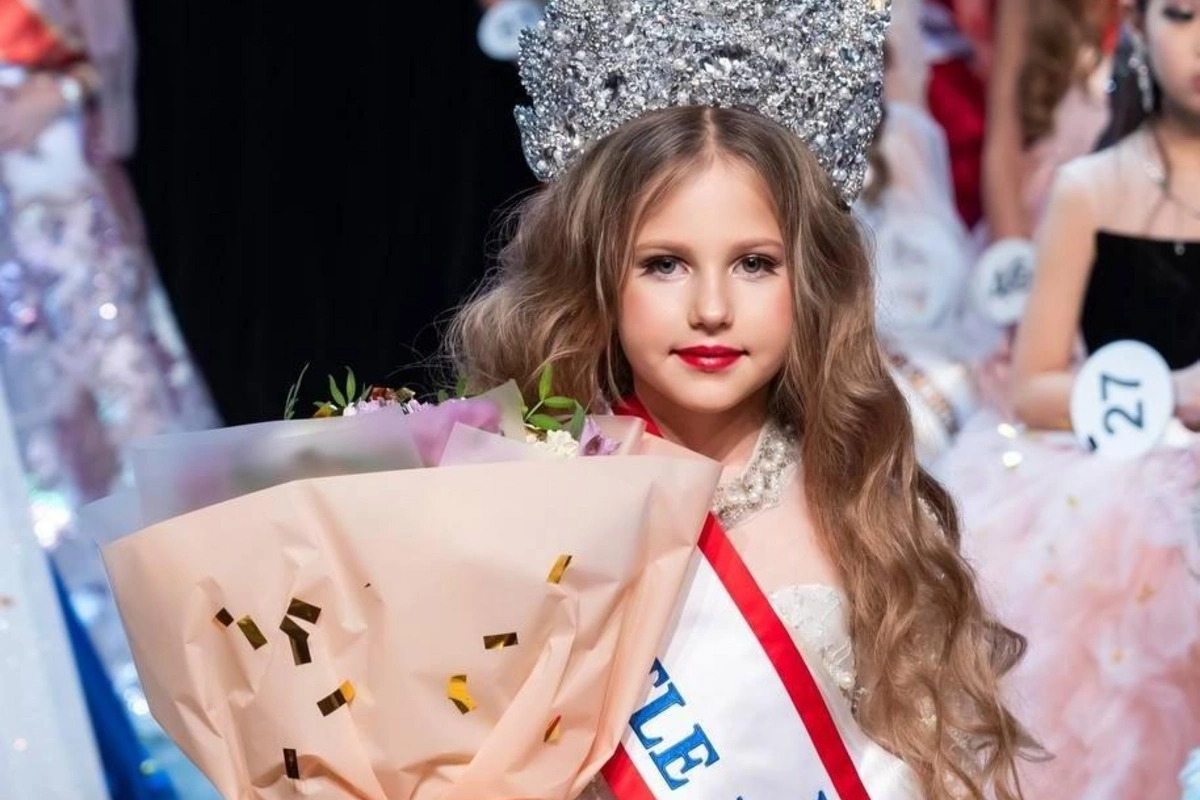 7-летняя школьница стала самой красивой девочкой России