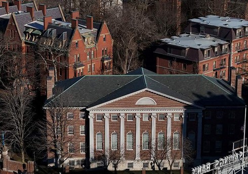 Администрация Трампа заморозила $2,2 млрд грантов для Гарварда