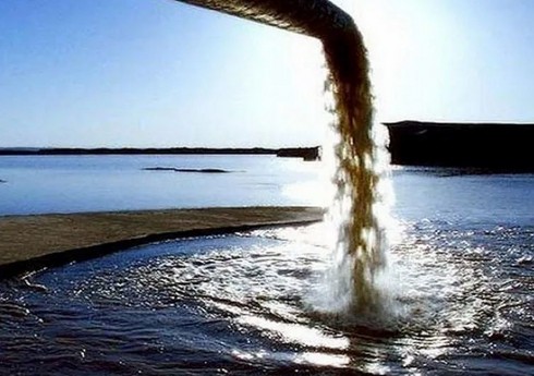 Агентство водоснабжения крупных городов оштрафовано за сброс сточных вод в Каспий