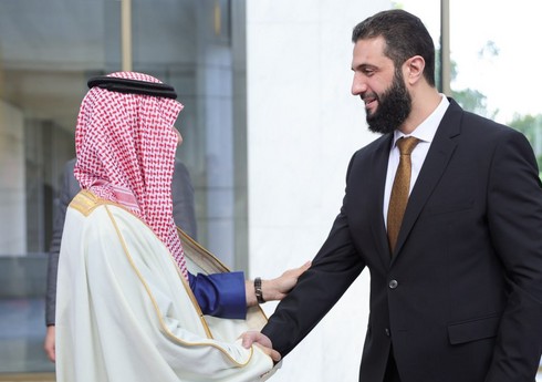 Al Watan: Аш-Шараа совершит первый визит в качестве президента Сирии в Эр-Рияд