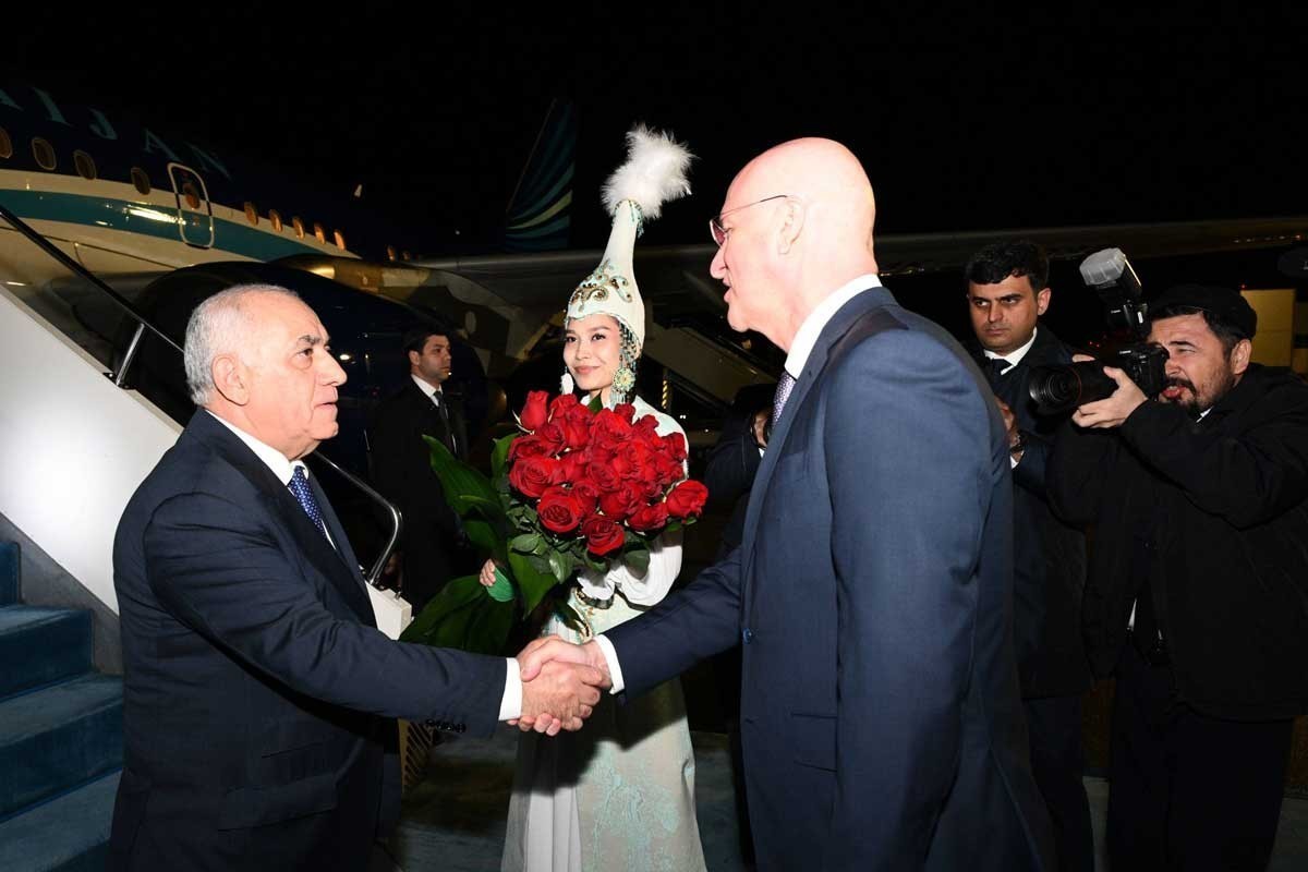 Али Асадов совершил визит в Казахстан