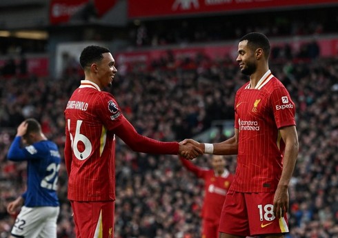 Английская Премьер-лига: "Ливерпуль" разгромил аутсайдера