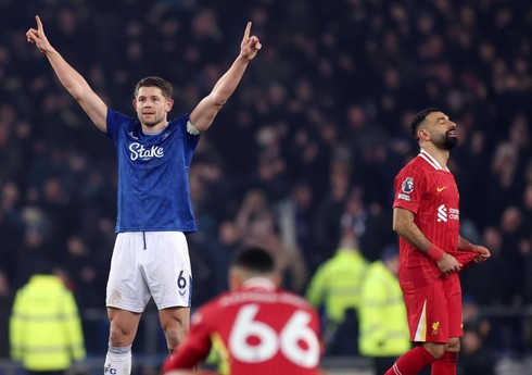 АПЛ: "Эвертон" в добавленное время вырвал ничью у "Ливерпуля" в последнем дерби на "Гудисон Парк"