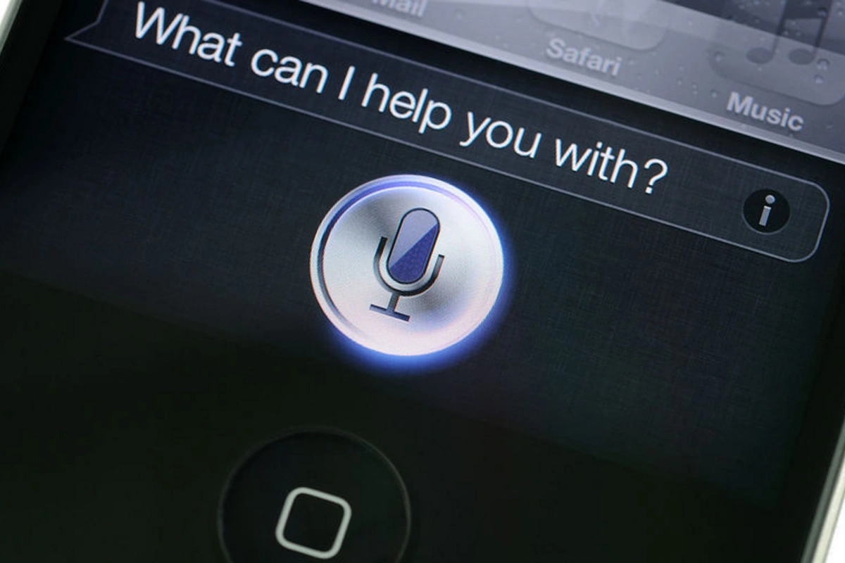 Apple начала встраивать Siri в WhatsApp и другие приложения