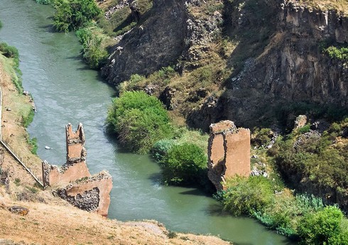 Армения известила Турцию о своих подходах к восстановлению Анийского моста