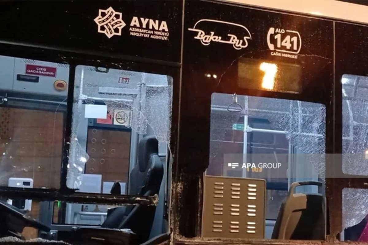 Автобус BakuBus столкнулся с грузовиком: есть пострадавший