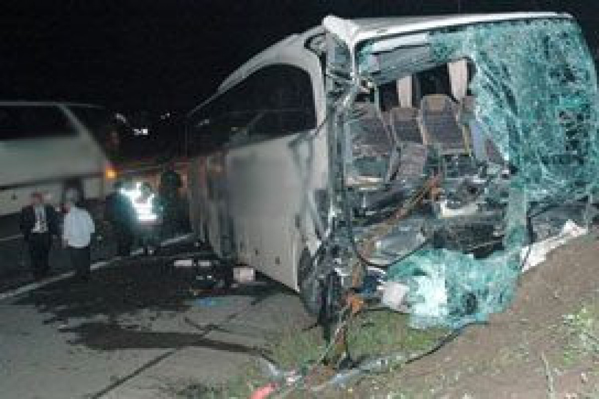 Автобус Загатала-Баку попал в ДТП, пострадали 8 человек