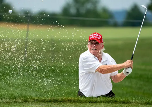 Axios: Трамп дал окончательное одобрение удара по Ирану в своем гольф-клубе