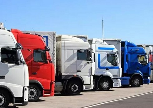 AYNA: На таможенном посту "Астара" проезда ожидают более 80 автомобилей