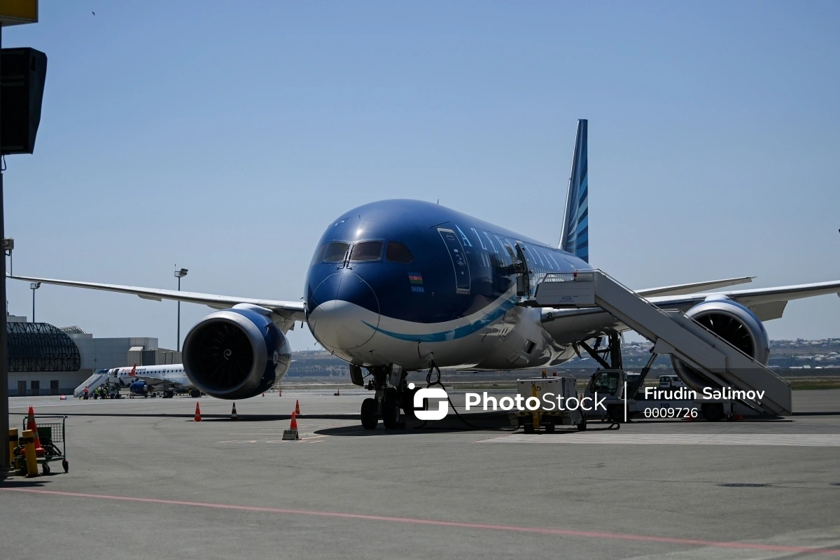 AZAL: До 2032 года в авиапарк поступят новые самолеты Airbus и Boeing