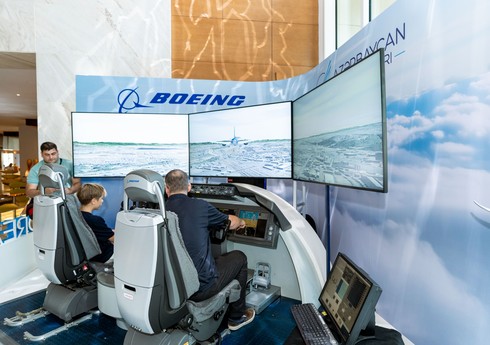 AZAL показал в Баку симулятор "Boeing 787 Dreamliner"  