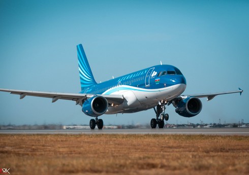 AZAL приостанавливает полеты в ряд городов России