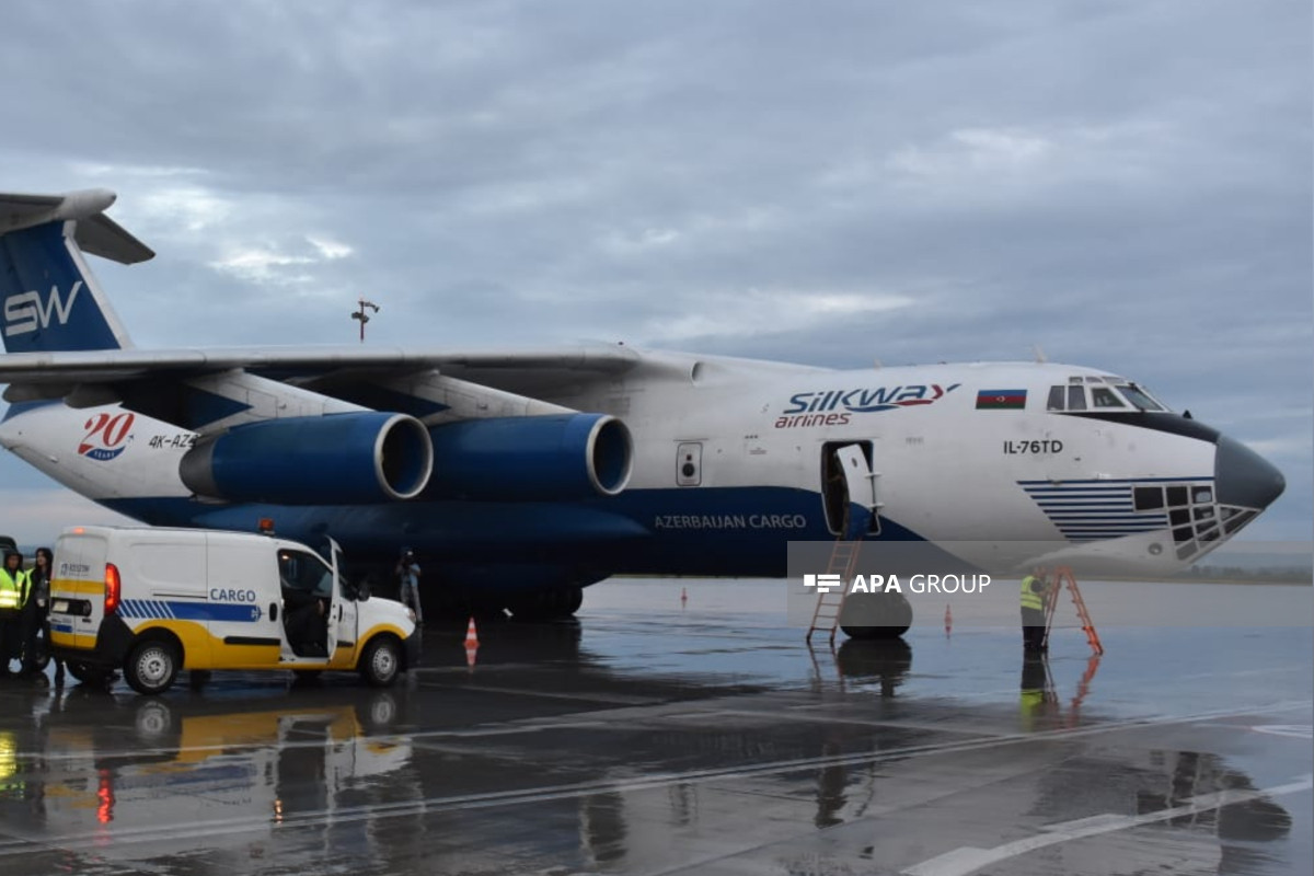 Азербайджан выделил 1 млн долларов на гумпомощь Украине