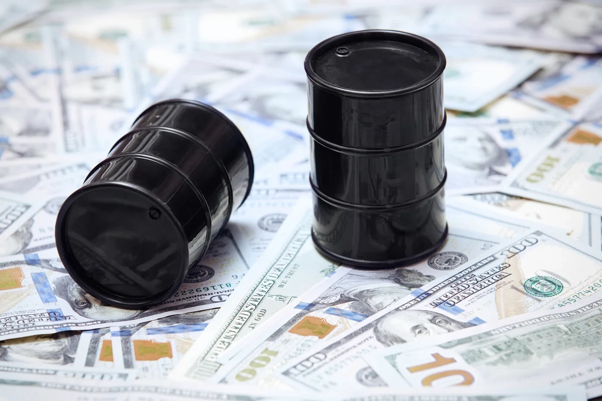 Азербайджанская нефть подешевела более чем на $2