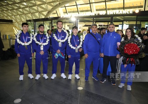 Азербайджанские боксеры, успешно выступившие на мировом первенстве, вернулись на родину