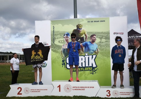 Азербайджанский спортсмен занял первое место на соревнованиях по триатлону в Турции