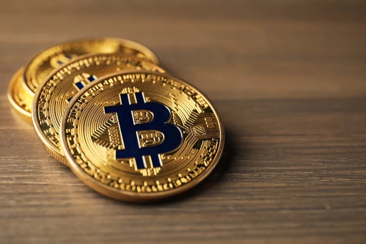 «Bitcoin» подешевел до 67 тыс. долларов
