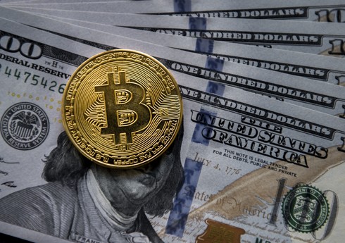 Биткойн подешевел до 68,2 тыс. долларов