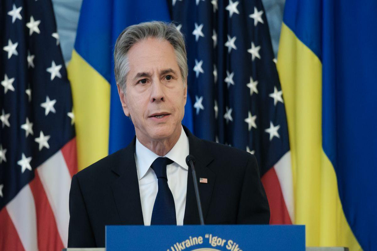 Блинкен: Россия будет использовать  купленные у Ирана баллистические ракеты против Украины в ближайшие недели