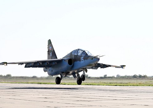Боевые самолеты ВВС Азербайджана выполнили учебные полеты