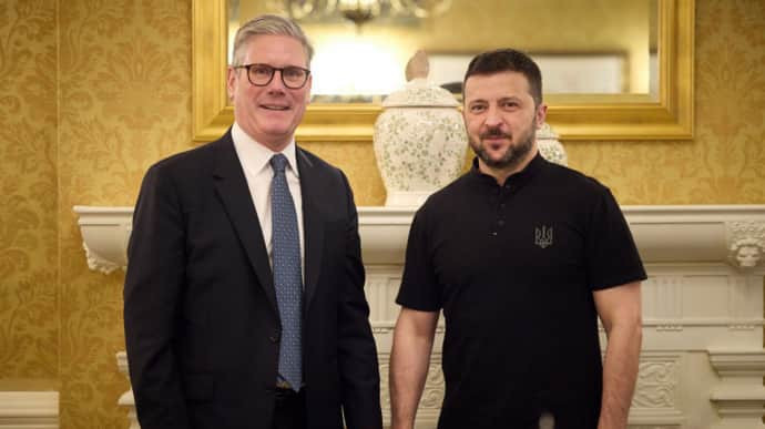 Британский премьер заверил Зеленского в неизменности поддержки Украины