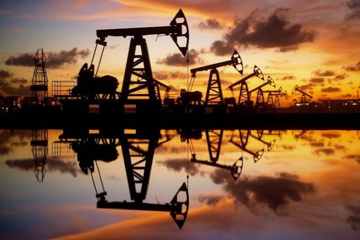 Цена азербайджанской нефти снизилась до $122 за баррель