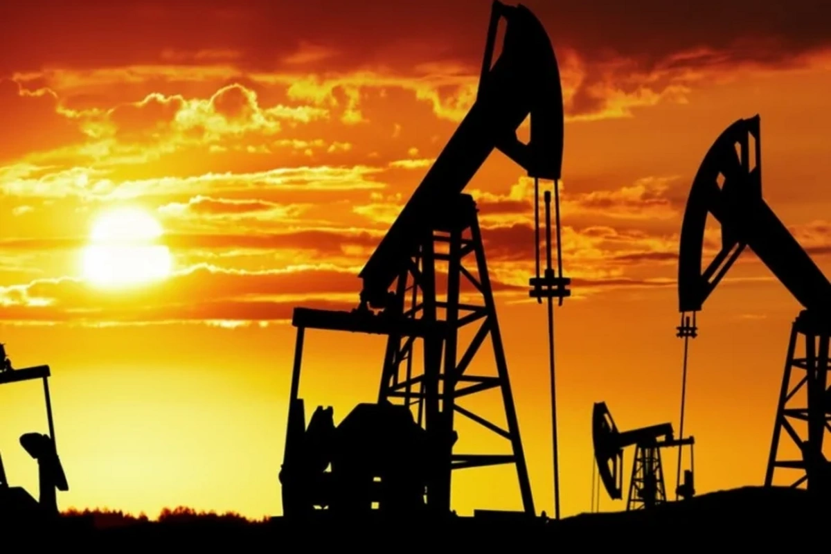 Цена азербайджанской нефти упала до $102