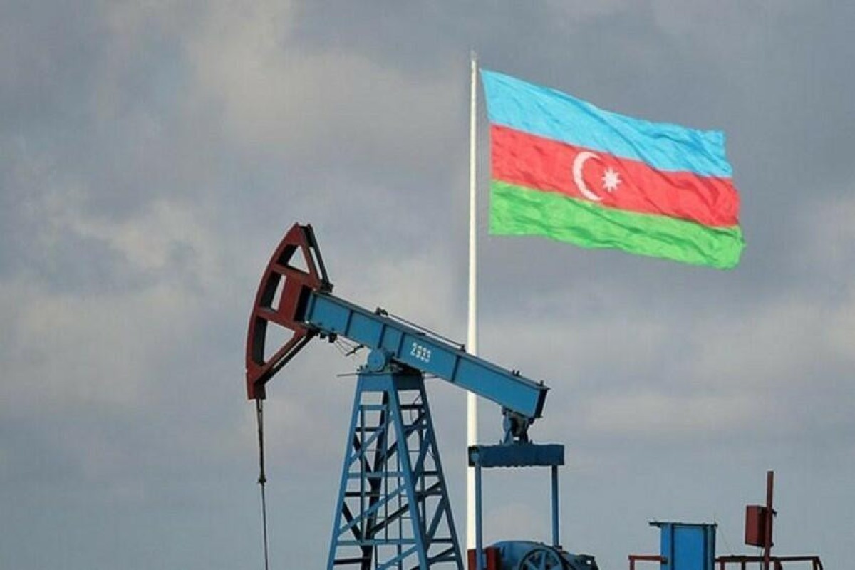 Цена нефти Azeri Light приблизилась к 118 долларам