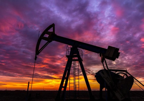 Цена нефти Brent на ICE опустилась ниже $63 за баррель впервые с 9 мая