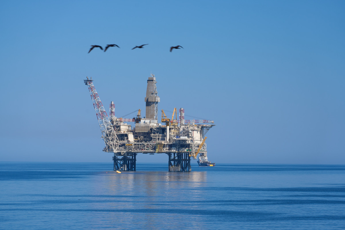Цена нефти марки Azeri Light" упала в цене