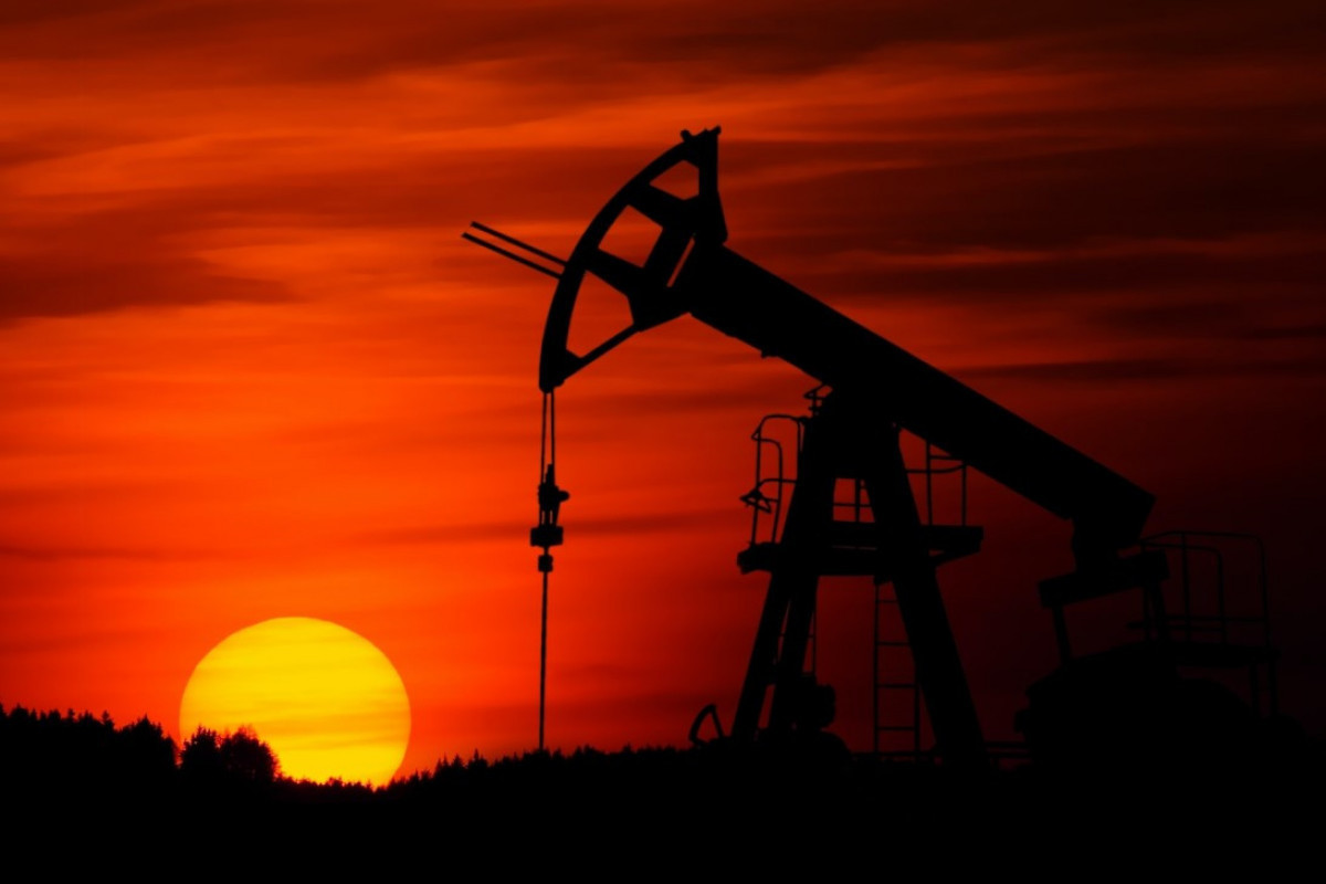 Цена нефти приблизилась к 72 долларам