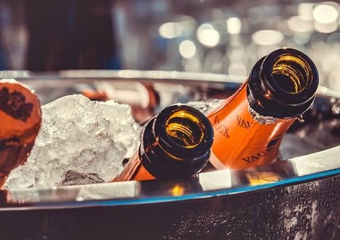 Число умерших в Стамбуле от контрафактного алкоголя узбекистанцев выросло до 23 человек