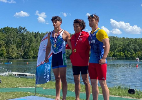 Член сборной Азербайджана по гребле завоевала золотую медаль на международном турнире в Словакии