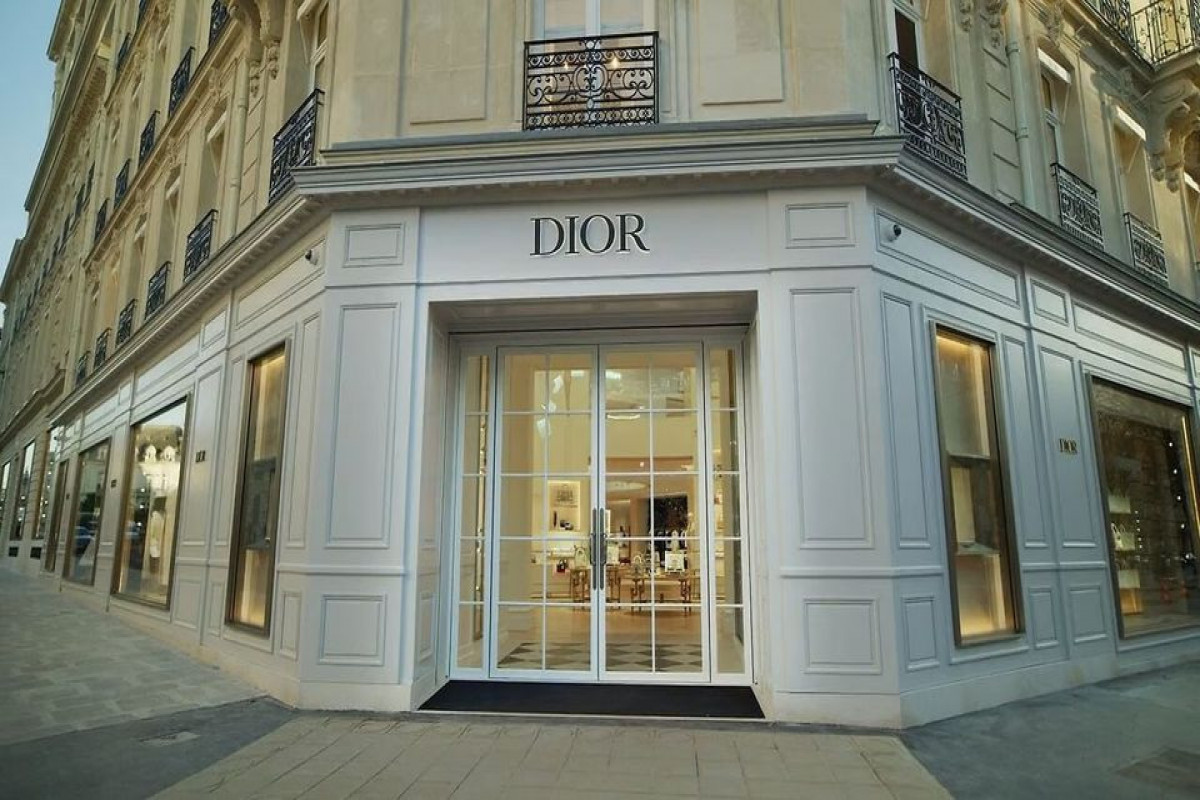 Christian Dior ликвидировал свою компанию в Азербайджане стоимостью 4,3 млн евро