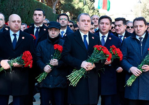 Делегация МИД Азербайджана почтила память шехидов 20 Января