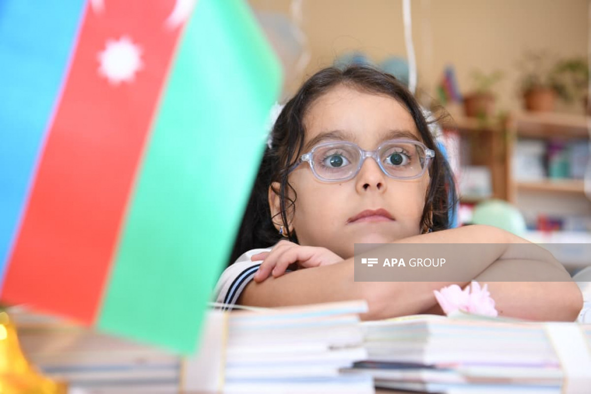 День знаний в Азербайджане - ФОТОЛЕНТА