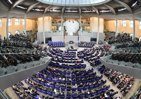 Депутат от АдГ выступил за кардинальное изменение миграционной политики ФРГ