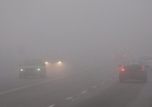 Дорожная полиция Азербайджана призвала водителей к бдительности на фоне ожидаемого в регионах тумана