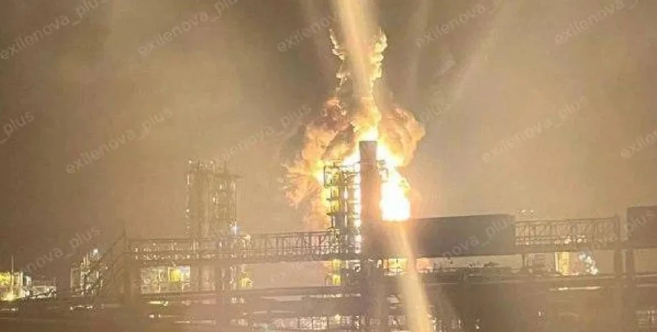 Дроны поразили один из крупнейших нефтеперерабатывающих заводов РФ-ВИДЕО
