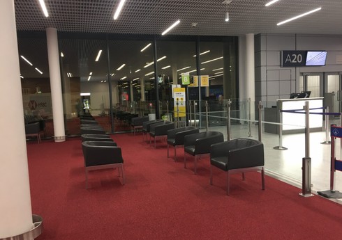 Два терминала парижского аэропорта Орли эвакуировали из-за угрозы взрыва