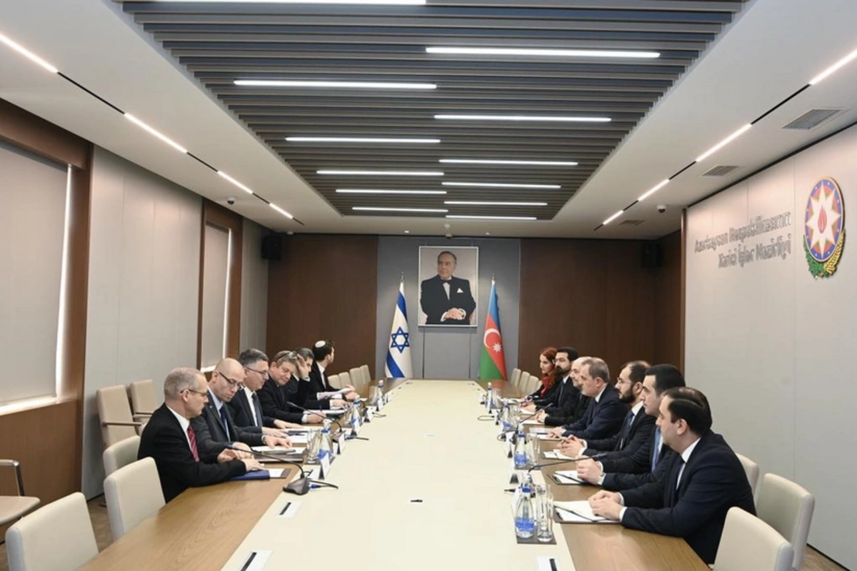 Джейхун Байрамов и Гидеон Саар провели встречу в расширенном составе