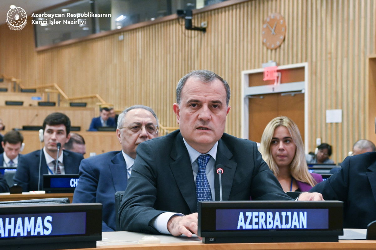 Джейхун Байрамов отправился с рабочим визитом в Российскую Федерацию