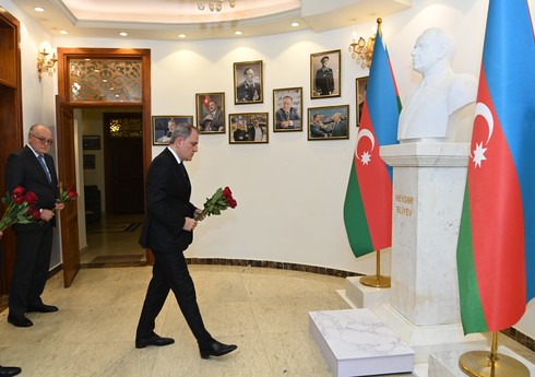 Джейхун Байрамов посетил посольство Азербайджана в Ираке