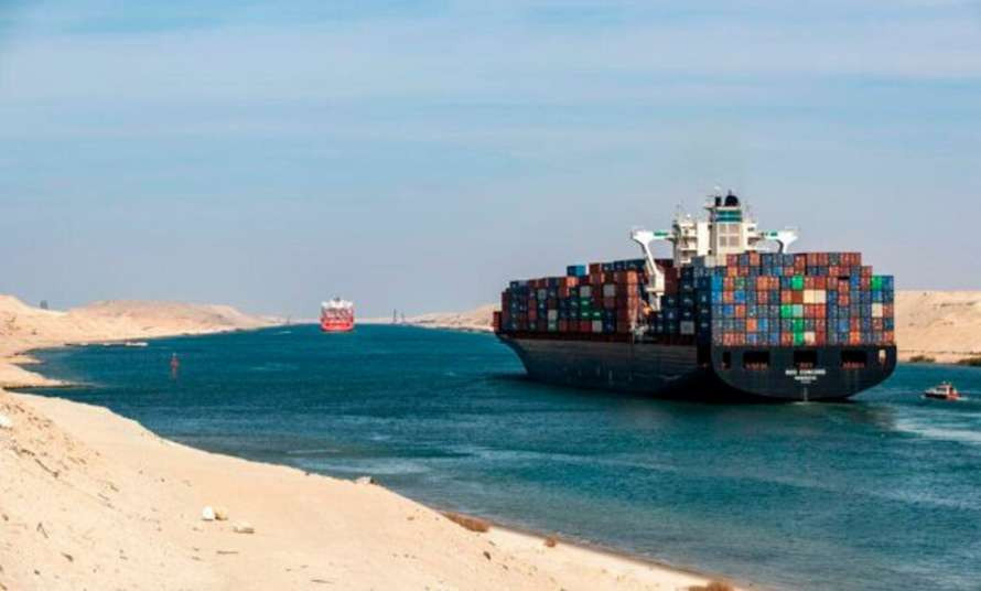 Египет в 2024 году потерял более 60% доходов от Суэцкого канала