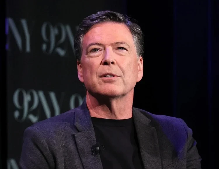 Экс-глава ФБР отверг обвинения в публикации угроз в адрес Трампа