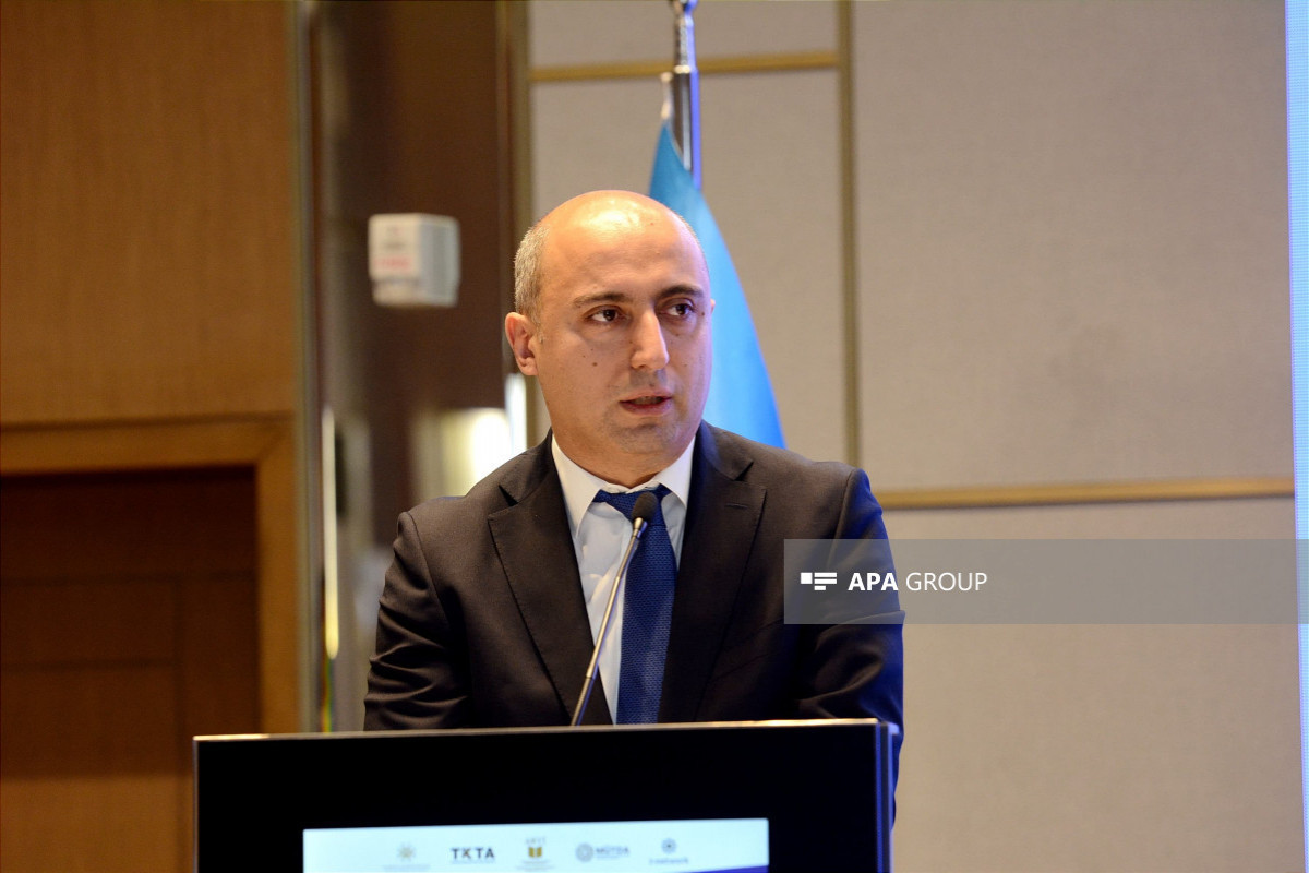 Эмин Амруллаев: К 2026 году планируется привлечь к сертификации педагогов-воспитателей детсадов