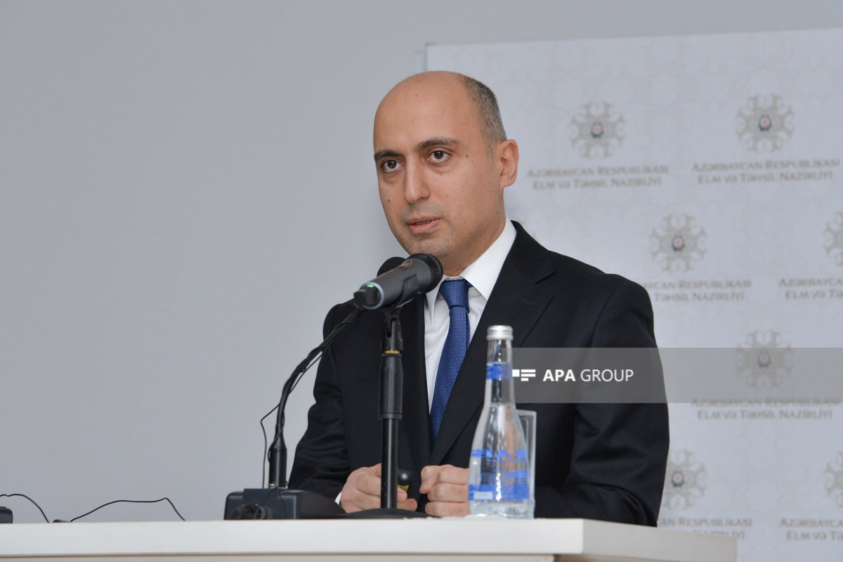 Эмин Амруллаев: В 2025 году в 130 общеобразовательных учреждениях будет проведена рационализация