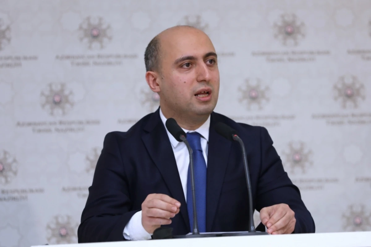 Эмин Амруллаев выступил с новым заявлением о дистанционном обучении