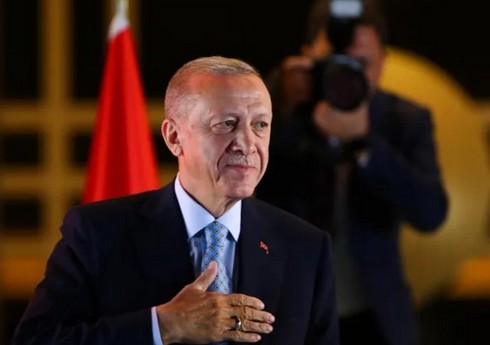 Эрдоган поблагодарил Ильхама Алиева за помощь в тушении пожаров в Турции